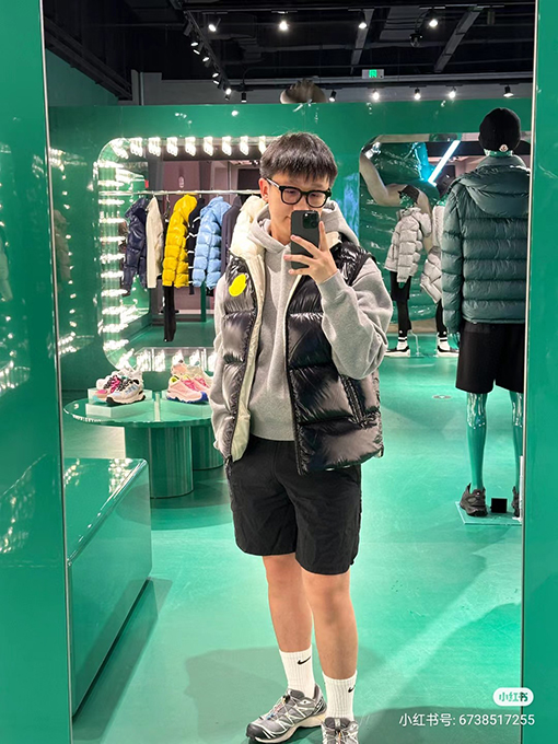 モンクレール ダウンベスト MONCLERスーパーコピー スタイリッシュなアウターウェア