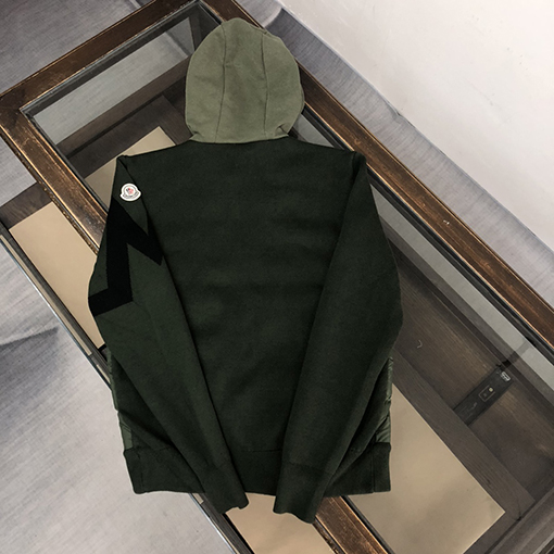 モンクレール  ダウンジャケット スーパーコピー MONCLER  ダウンジャケット とニットの組み合わせ ファッショナブルなフーディーコート