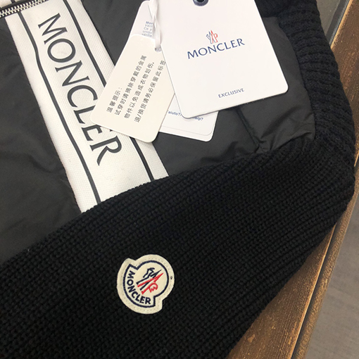 モンクレール ダウンジャケットMONCLER クラシックなスタンドカラーフルジップウールニットジャケットダウン