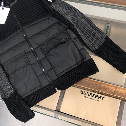 モンクレール ダウンジャケットMONCLER ダブルジップポケット付きジャケットダウン 暖かさとスタイルの絶妙な組み合わせ