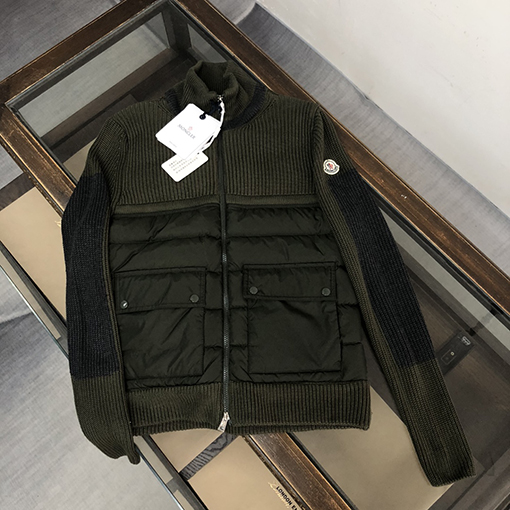 モンクレール ダウンジャケットMONCLER ダブルジップポケット付きジャケットダウン 暖かさとスタイルの絶妙な組み合わせ