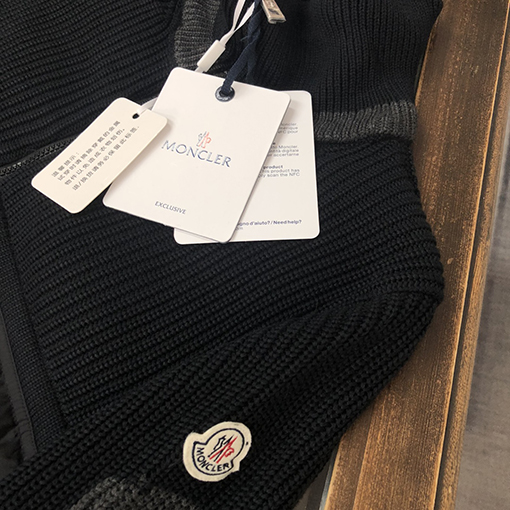 モンクレール ダウンジャケットMONCLER ダブルジップポケット付きジャケットダウン 暖かさとスタイルの絶妙な組み合わせ