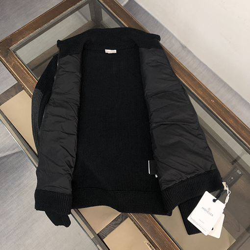 モンクレール ダウンジャケットMONCLER ダブルジップポケット付きジャケットダウン 暖かさとスタイルの絶妙な組み合わせ