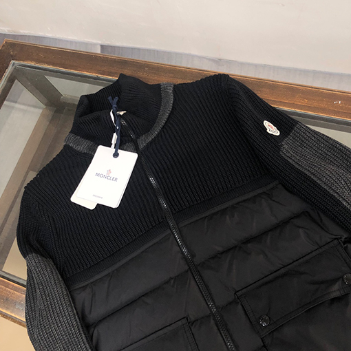 モンクレール ダウンジャケットMONCLER ダブルジップポケット付きジャケットダウン 暖かさとスタイルの絶妙な組み合わせ
