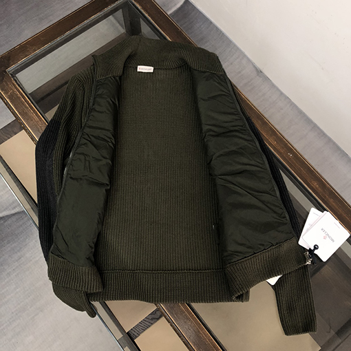 モンクレール ダウンジャケットMONCLER ダブルジップポケット付きジャケットダウン 暖かさとスタイルの絶妙な組み合わせ