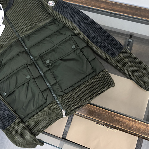 モンクレール ダウンジャケットMONCLER ダブルジップポケット付きジャケットダウン 暖かさとスタイルの絶妙な組み合わせ