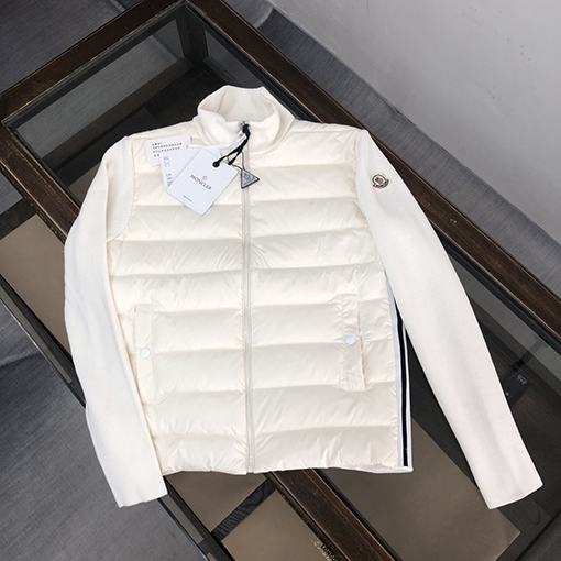 モンクレール ダウンジャケットMONCLER ニットとダウンのコンビネーション - 豪華で洗練されたアウターウェア