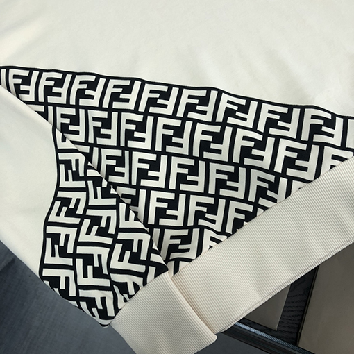 フェンディ スウェットTシャツ FENDI 秋冬用長袖ラウンドネックスウェット