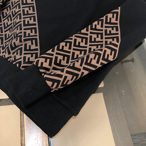 フェンディ スウェットTシャツ   FENDI 秋冬用長袖ラウンドネックスウェット
