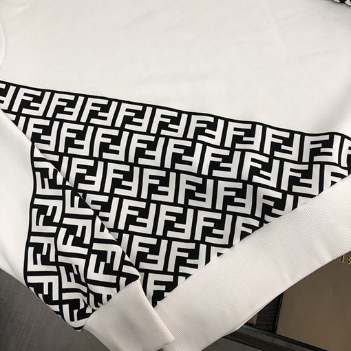 フェンディ スウェットTシャツ FENDI 秋冬用長袖ラウンドネックスウェット