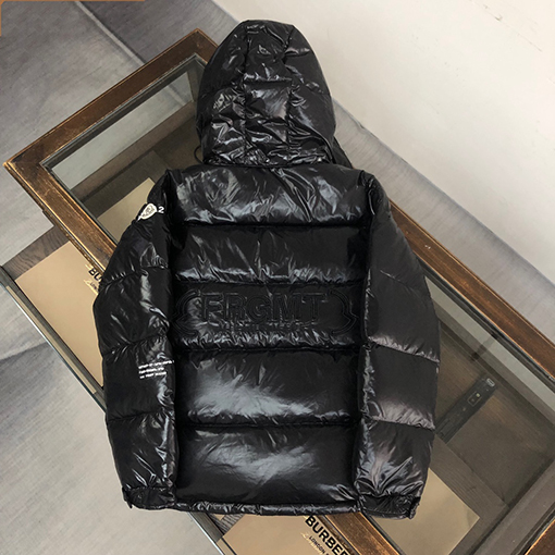 モンクレール ダウンジャケットアウター MONCLERスーパーコピー 最新モデルのショート丈ダウンジャケット