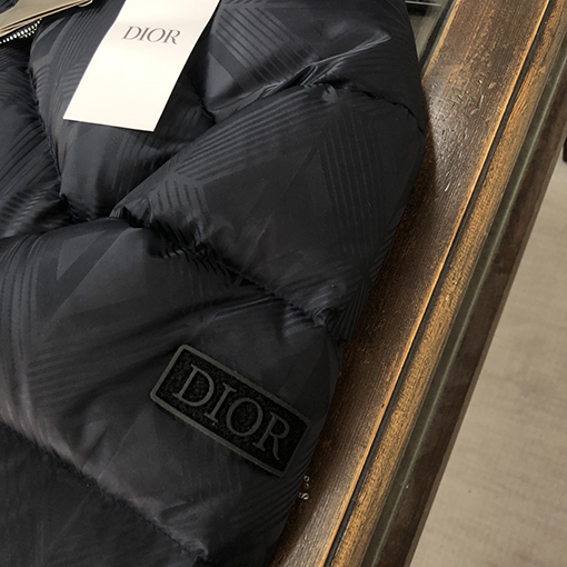 ディオール ダウンジャケット スーパーコピー DIOR ロゴフルプリントの柔らかいカップルダウンジャケット