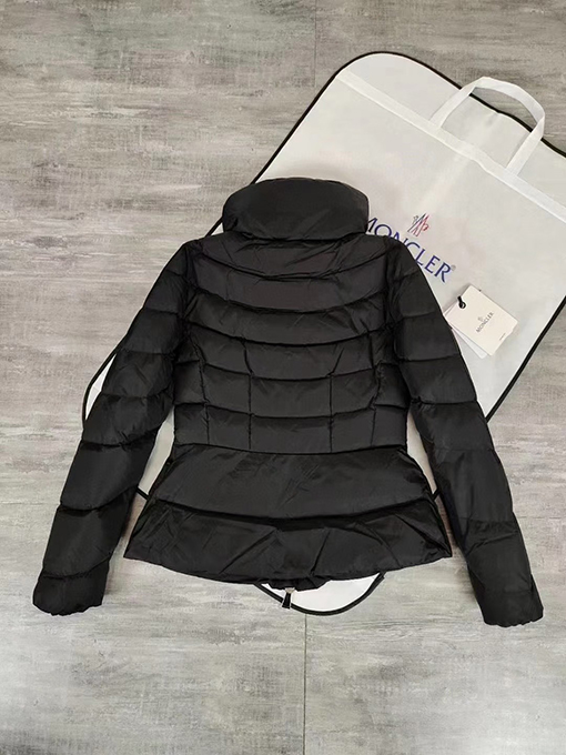 ✦レディース シリーズ✦モンクレール ダウンジャケットMONCLER 軽量ダウンジャケット - ウエストを引き締め、スタイルアップ