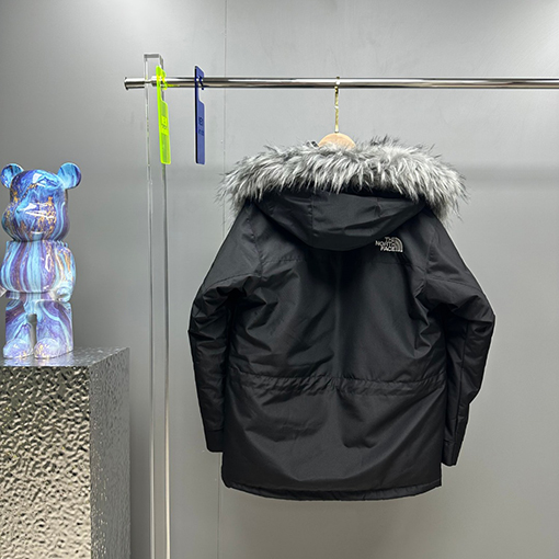 ノースフェイス ダウンジャケット スーパーコピー Antarctica南極エクストリーム PERTEX Quantum ECO素材と多数のジッパーポケット