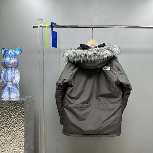 ノースフェイス ダウンジャケット スーパーコピー Antarctica南極エクストリーム PERTEX Quantum ECO素材と多数のジッパーポケット