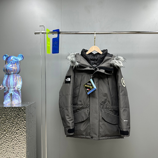ノースフェイス ダウンジャケット スーパーコピー Antarctica南極エクストリーム PERTEX Quantum ECO素材と多数のジッパーポケット