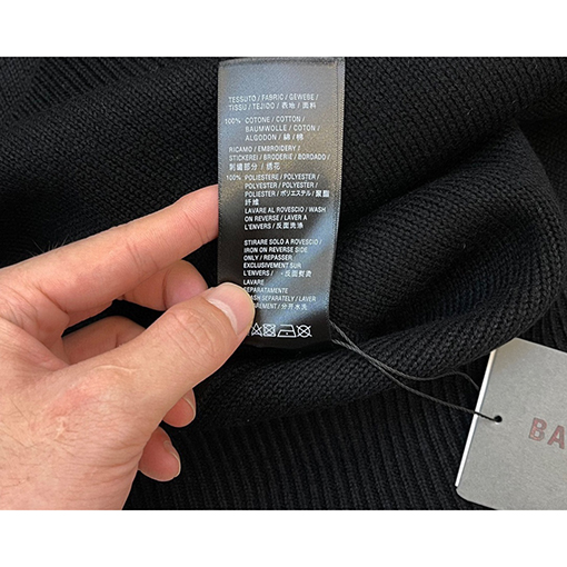 バレンシアガ ニット セーター スーパーコピー メンズ レディース ニット セータオールオーバーニットは他の服ともコーディネートしやすい