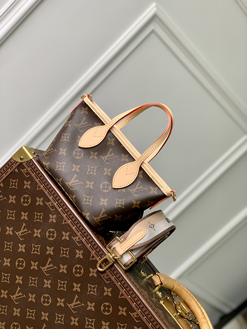 ヴィトンショルダー バックスーパーコピー Louis Vuitton neverfull ジッパー付きコインウォレット付き調節可能な幅広ショルダーストラップ M46705
