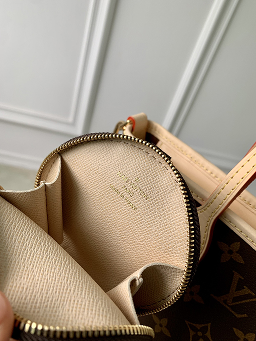 ヴィトンショルダー バックスーパーコピー Louis Vuitton neverfull ジッパー付きコインウォレット付き調節可能な幅広ショルダーストラップ M46705
