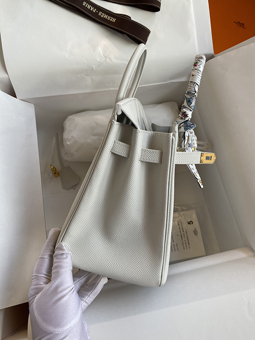 エルメス バーキン 25 コピー  純白のエプソムレザー Birkin 25cm  セイコー製 Epsom皮  ゴールドバックルが華やか トートバッグ
