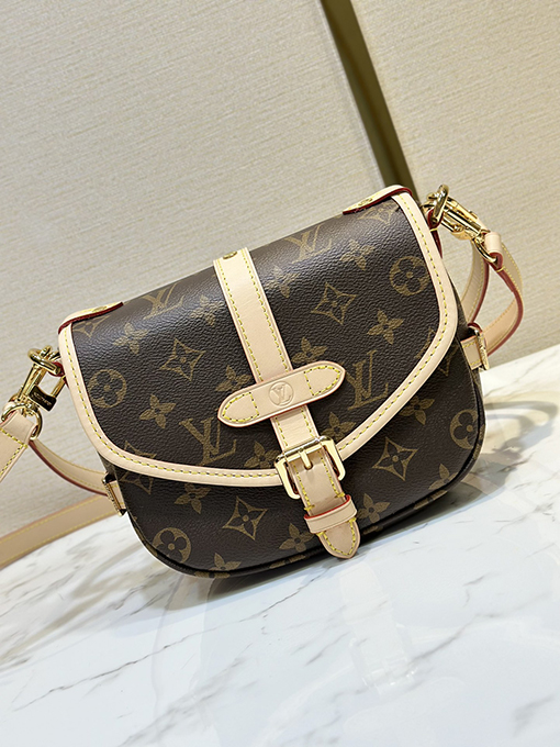 ヴィトン ショルダー バック スーパーコピー Louis Vuitton モノグラムキャンバスのSaumur BB グローブ - 自然な優雅さを演出 M46740