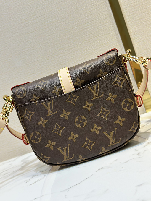 ヴィトン ショルダー バック スーパーコピー Louis Vuitton モノグラムキャンバスのSaumur BB グローブ - 自然な優雅さを演出 M46740