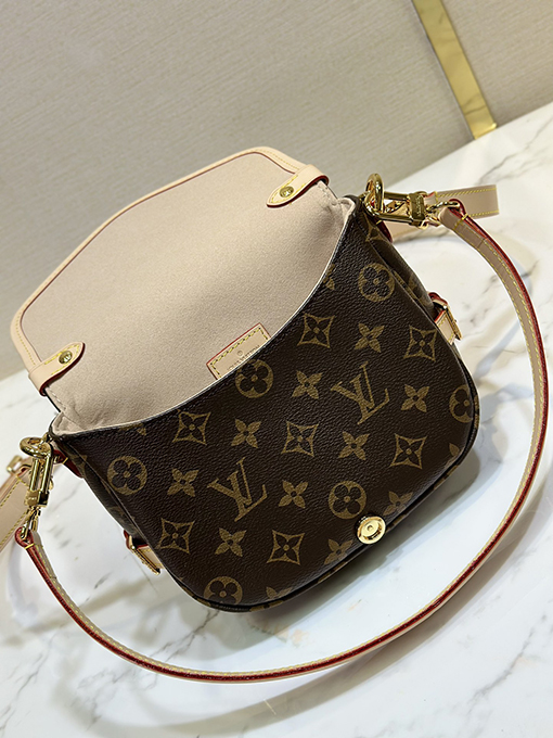 ヴィトン ショルダー バック スーパーコピー Louis Vuitton モノグラムキャンバスのSaumur BB グローブ - 自然な優雅さを演出 M46740