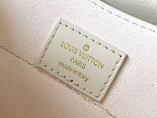 ヴィトン ショルダー バック コピー   Louis Vuittonの伝統  Toron持ち手とS-lockバックル　M22720アイボリーカラー