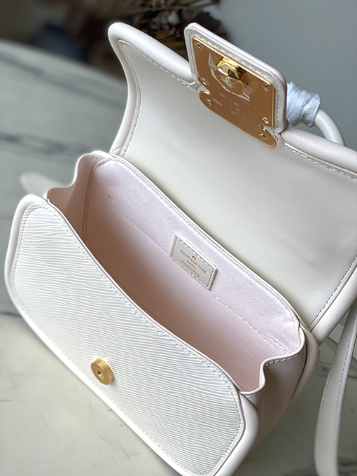 ヴィトン ショルダー バック コピー   Louis Vuittonの伝統  Toron持ち手とS-lockバックル　M22720アイボリーカラー