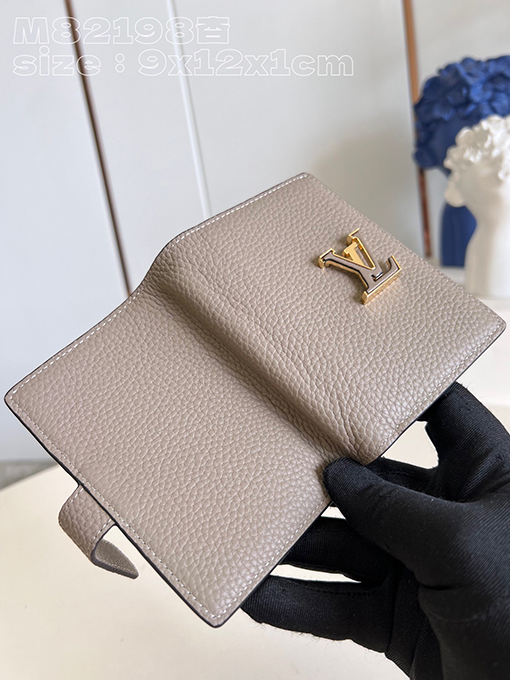 ヴィトン財布 スーパーコピーLouis Vuitton  洗練されたデザイン - Taurillon 革の丈夫さM82198