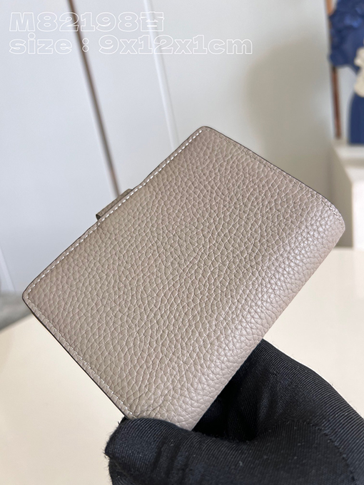 ヴィトン財布 スーパーコピーLouis Vuitton  洗練されたデザイン - Taurillon 革の丈夫さM82198