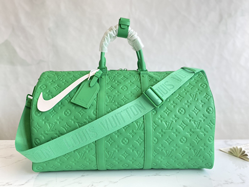 Virgil AblohデザインのTaurillonレザースーツケース - 伝統モノグラム柄に彩られたスタイルM20963