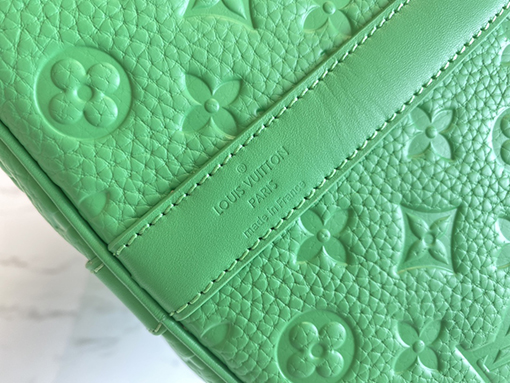 Virgil AblohデザインのTaurillonレザースーツケース - 伝統モノグラム柄に彩られたスタイルM20963