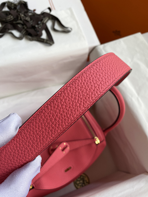 エルメス リンディ26   ユニークでスタイリッシュなLindy 26 cm リップピンクの高級バッグ