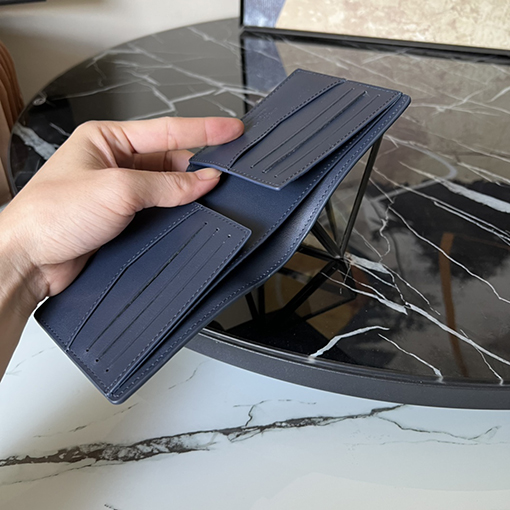 ルイヴィトン財布 エレガントな雰囲気 チェック柄 MULTIPLE短財布