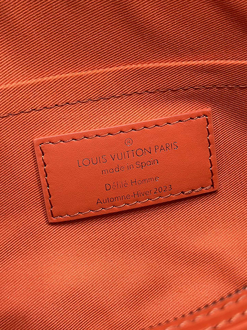 ルイヴィトン 筒型 ショルダーバッグ  ソフトポローション M23719