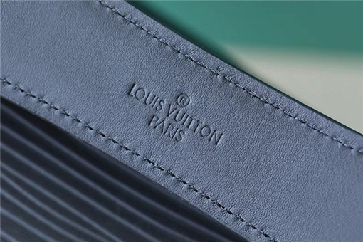 ルイヴィトンバッグ 筒型 SOFT POLOCHON 黒色のウォーターリップルレザー