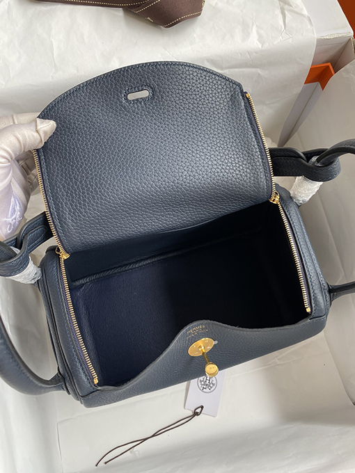 エルメス リンディ26 必需品を簡単に収納できるリンディ26cmハンドバッグ