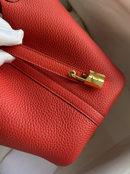 エルメス Picotin 18 cm 洗練された外観と日常の使いやすさ バッグ