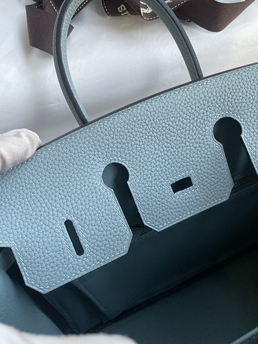 エルメス バーキン25 cmの輸入トーゴレザーを使用したスカイブルーのハンドバッグ