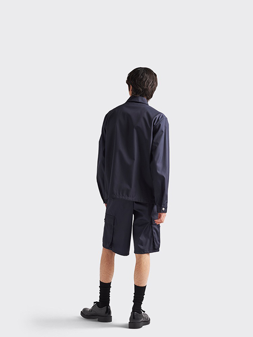 プラダ ナイロン長袖シャツ  シンプルな三角形のアイコン