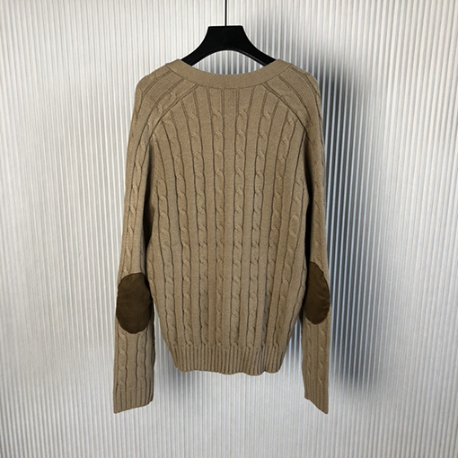 セリーヌ トリオンフの刺繍カーディガン