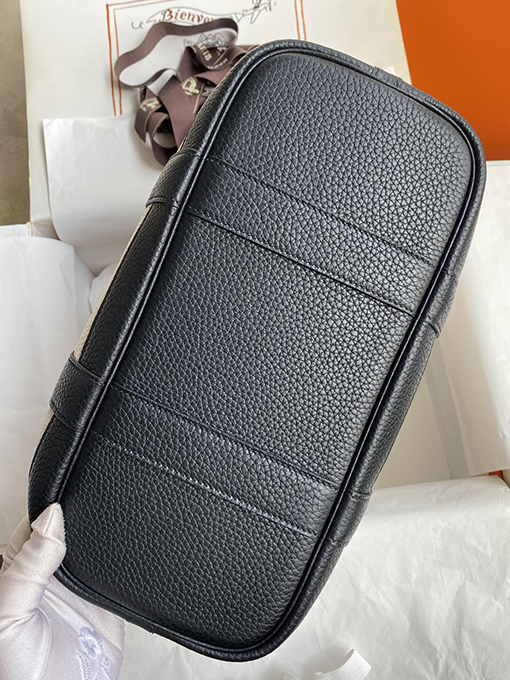 エルメスガーデン30   ミルクセーキホワイトとブラックシルバーバックル30 cm バッグ