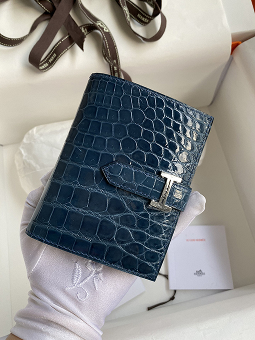 エルメス  本物のワニ革と1: 1で作られたHバックル財布