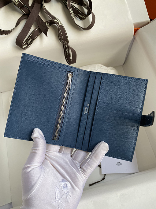 エルメス  本物のワニ革と1: 1で作られたHバックル財布