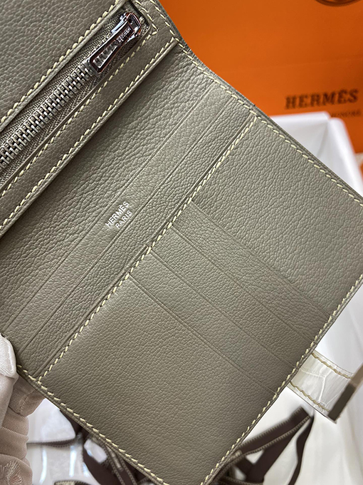 エルメス  豪華なデザインと完璧な収納能力を誇る1:1再現のエレガントな財布