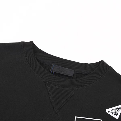 プラダ 三角マークのプリントが施された短袖 スウェット長袖 Tシャツ