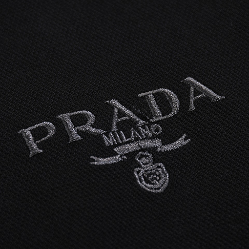 プラダ  スウェットTシャツ   パッチワーク刺繍のラウンドネックスウェットシャツ