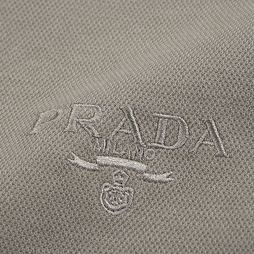 プラダ  スウェットTシャツ   パッチワーク刺繍のラウンドネックスウェットシャツ