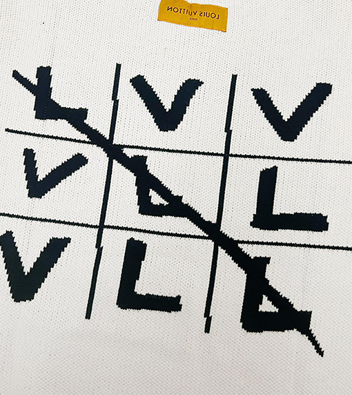 ヴィトン LVロゴのニット セーター